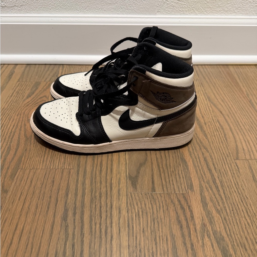 Jordan Retro High Dark Mocha Sneakers